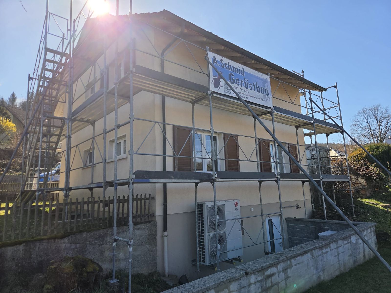Malergerüst Ammerswil – Referenz der A.Schmid Gerüstbau GmbH