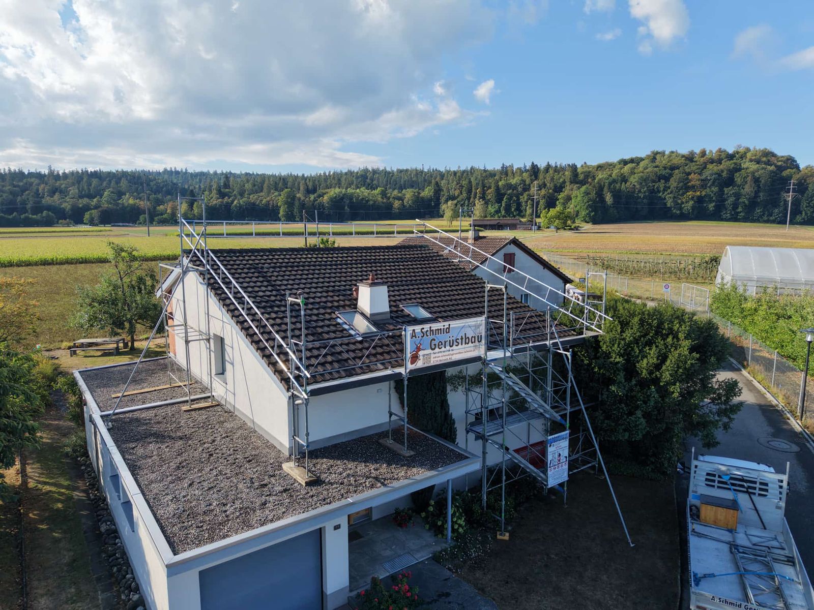 PV-Gerüst Lenzburg – Referenz der A.Schmid Gerüstbau GmbH