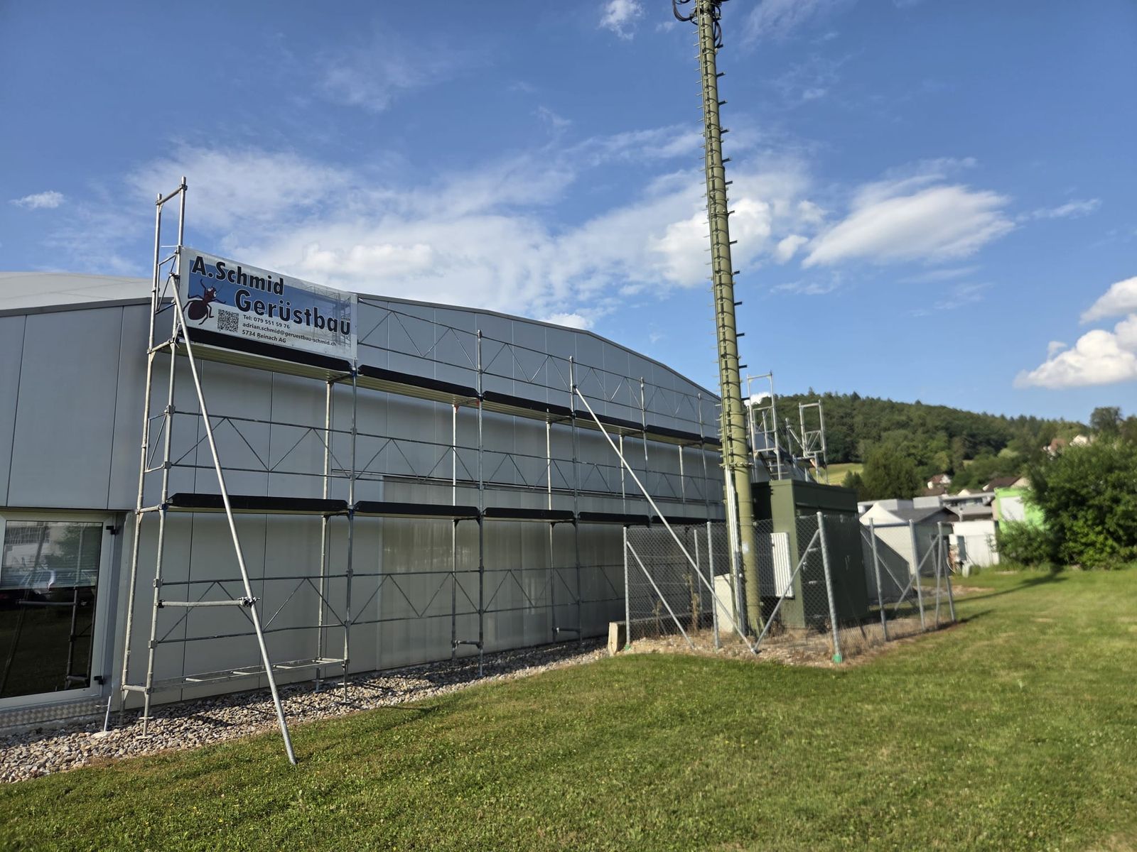 PV-Montage Teufenthal – Referenz der A.Schmid Gerüstbau GmbH
